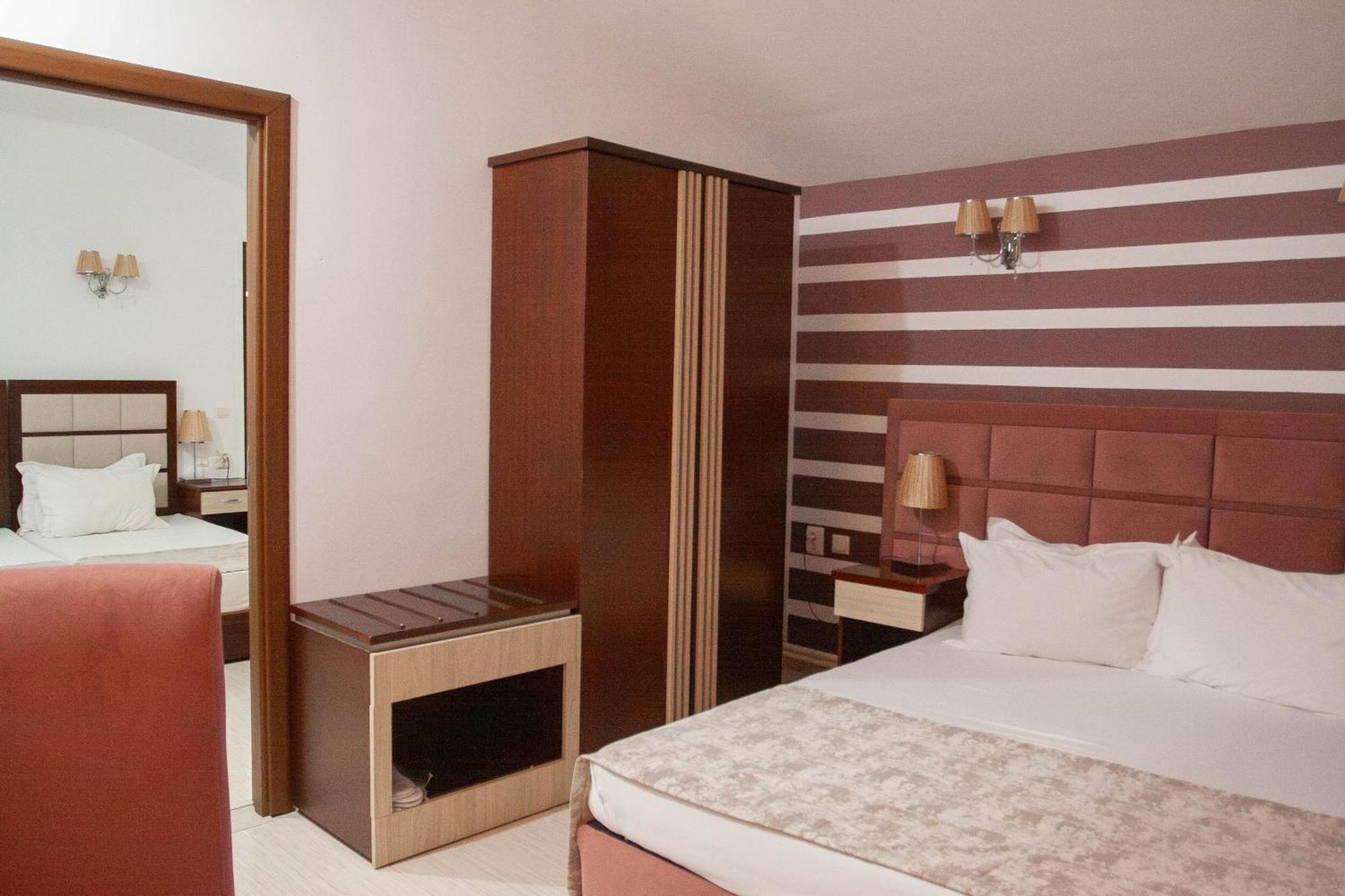 Steaua Apelor Family Resort Nufaru Exterior photo
