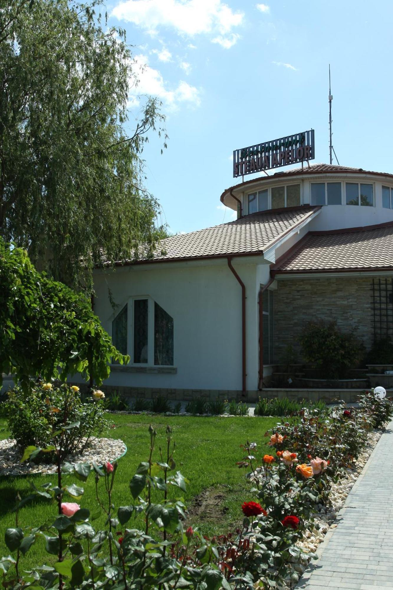 Steaua Apelor Family Resort Nufaru Exterior photo