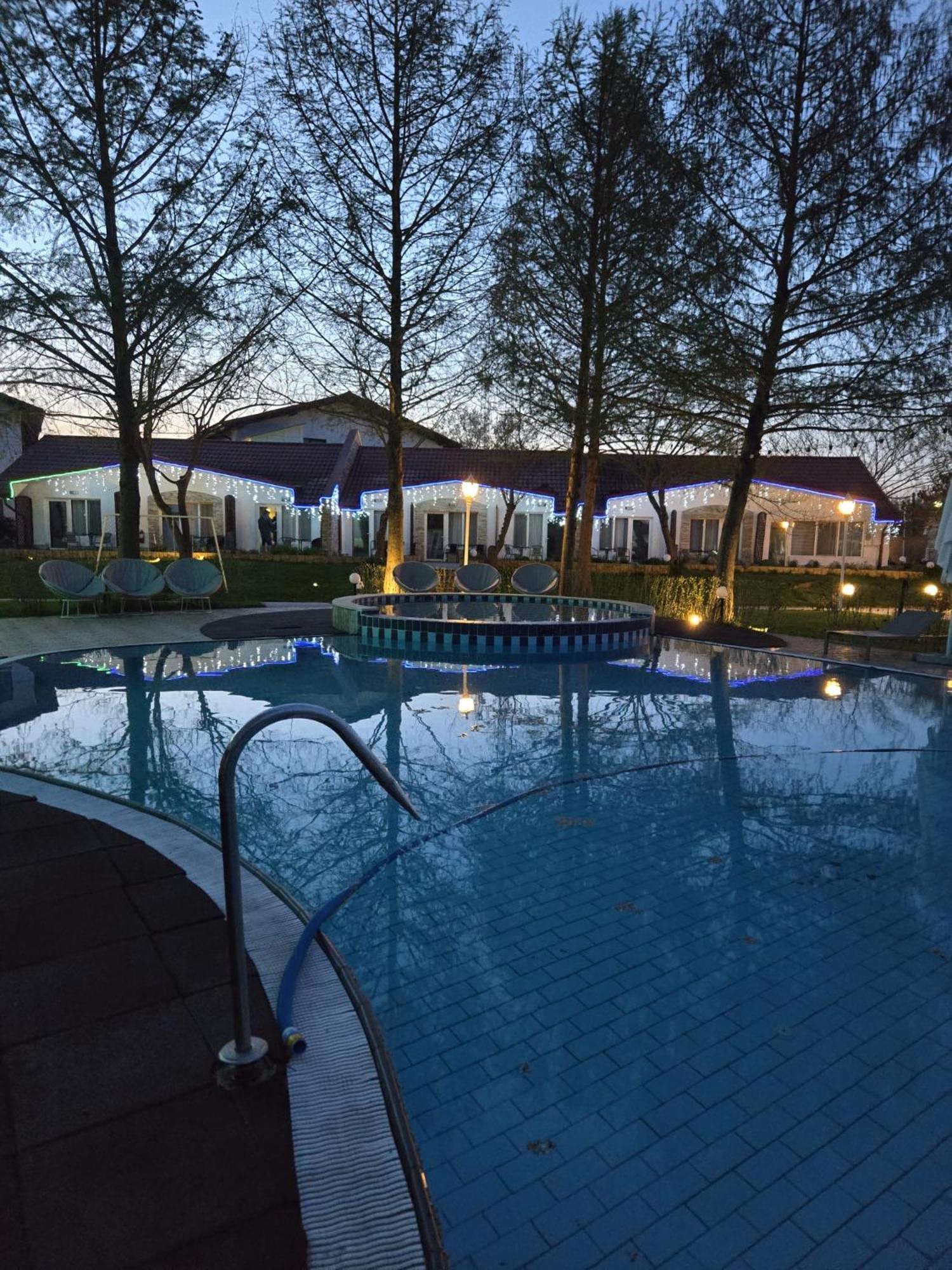 Steaua Apelor Family Resort Nufaru Exterior photo